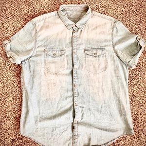 Calvin Klein Men’s XL Blue Faded snap button-up